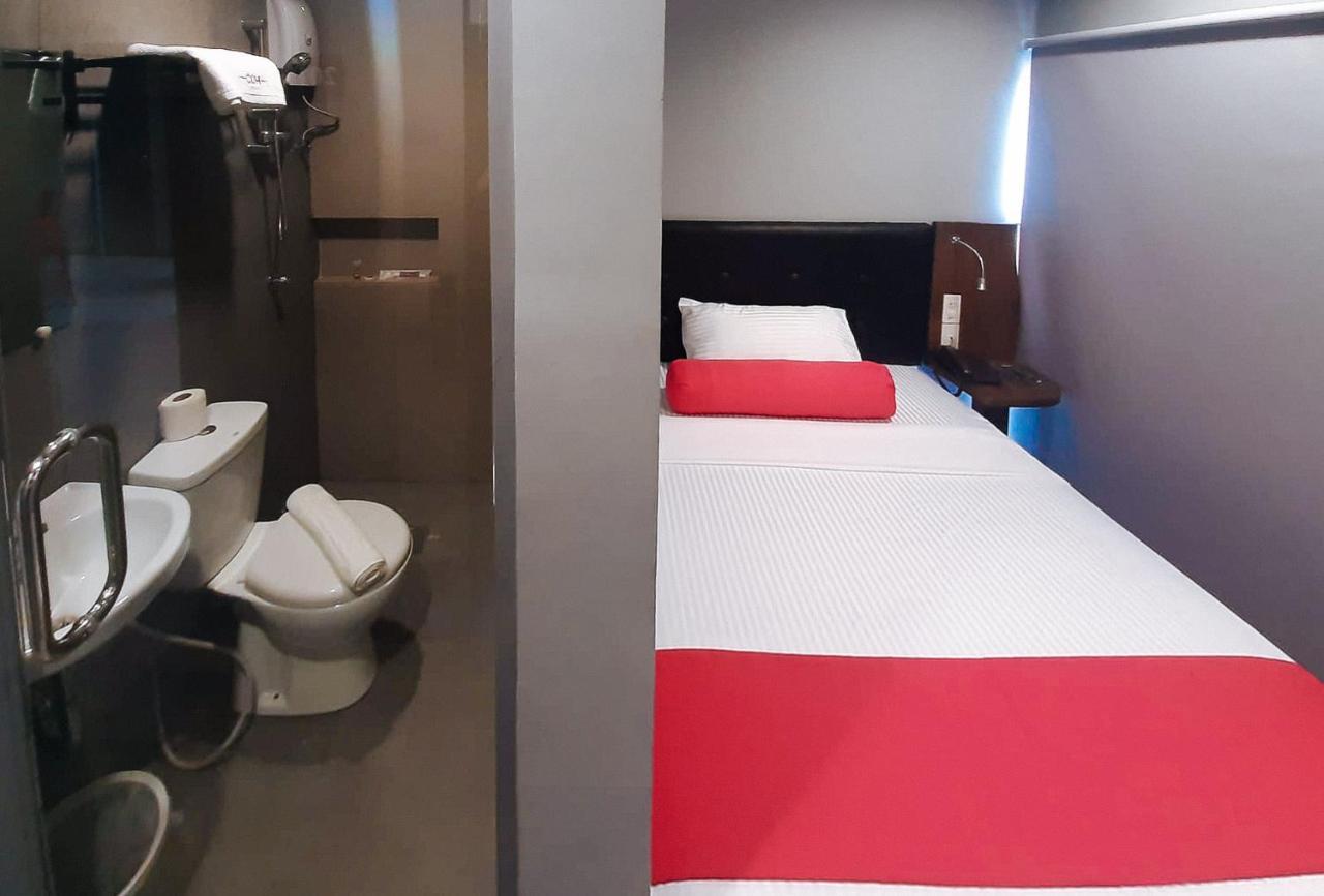 Central District Hotel Davao Экстерьер фото