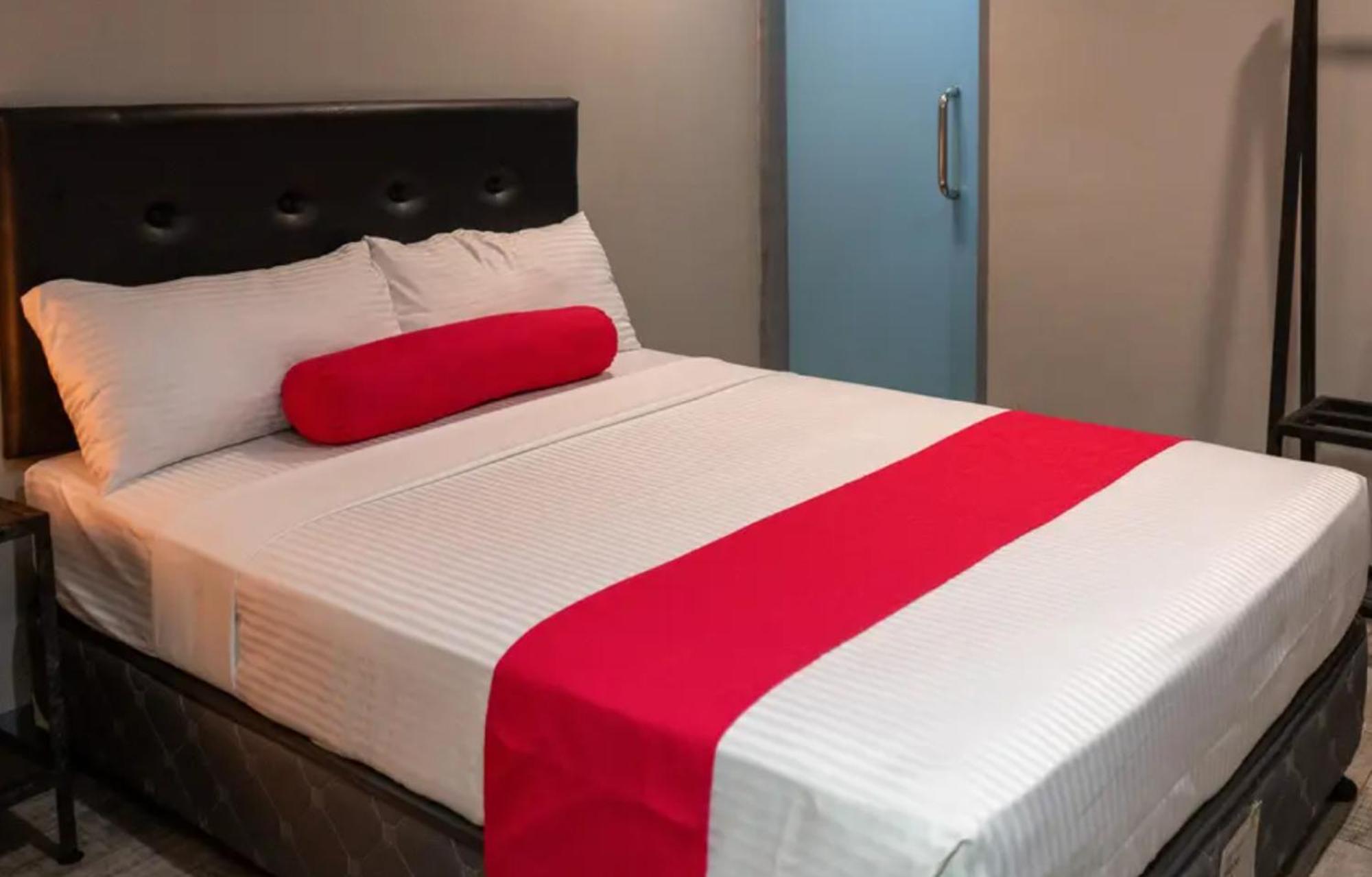 Central District Hotel Davao Экстерьер фото